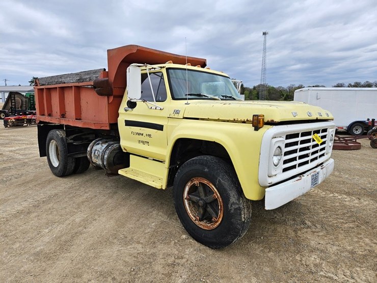 1975-ford-f750-image-7