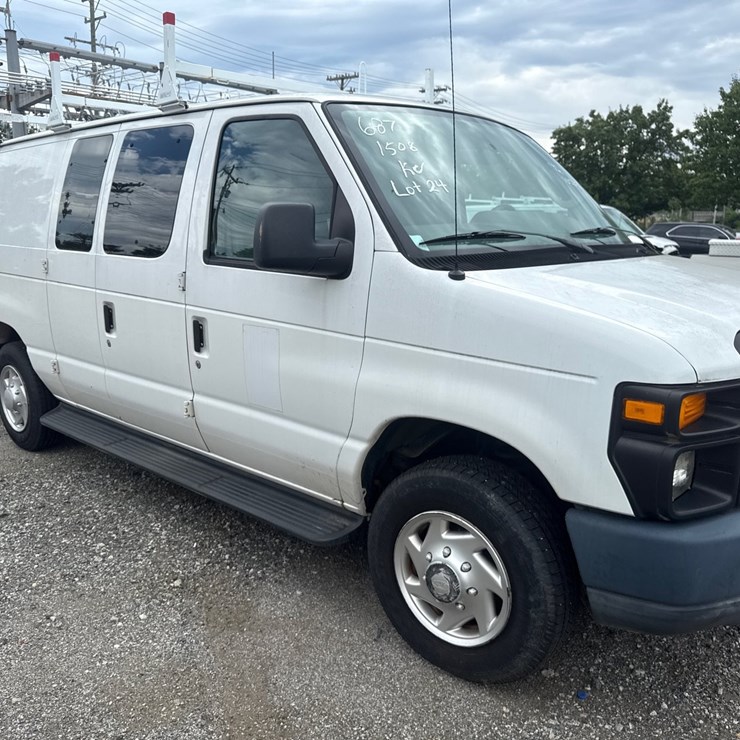#24 • 2012 FORD VAN
