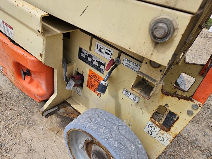2015-jlg-2632es-image-13
