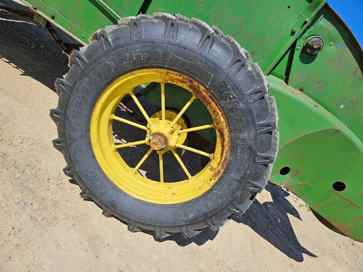 john-deere-7-image-17