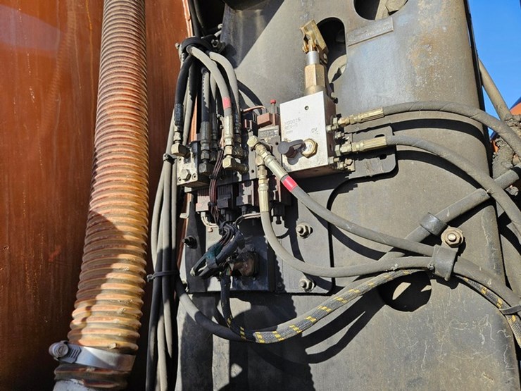 2001-vactor-2100-image-31