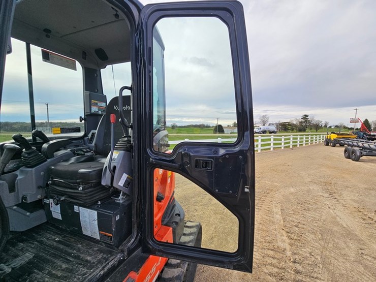 2020-kubota-u55-image-33