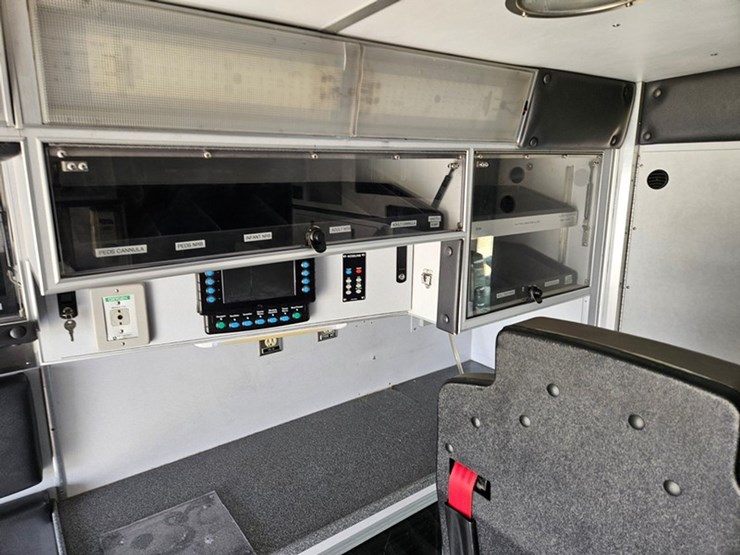 2016-ford-e450-image-34