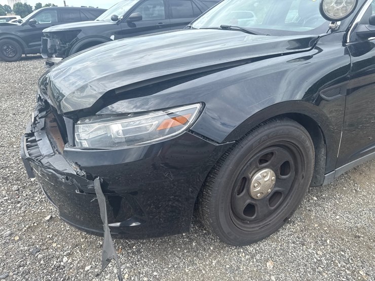 #45-•-2016-ford-interceptor-image-8