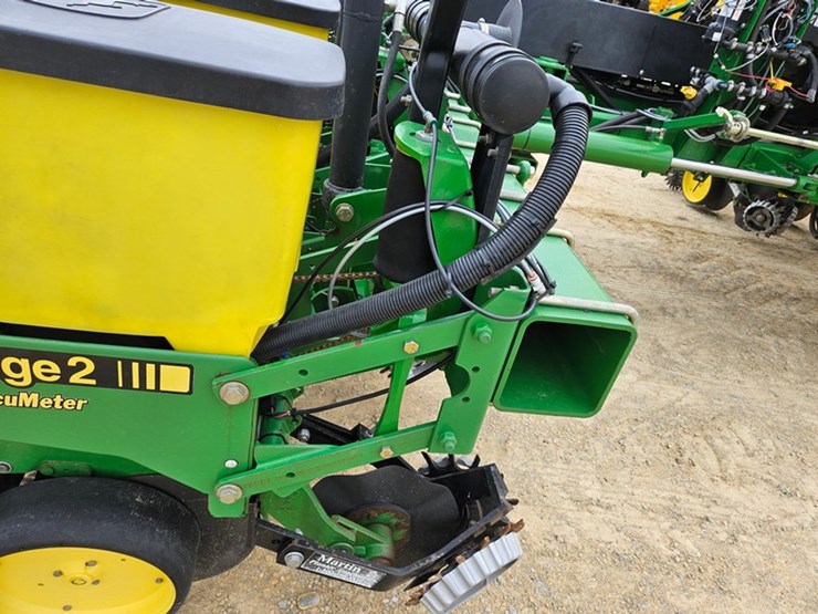 john-deere-7200-image-51