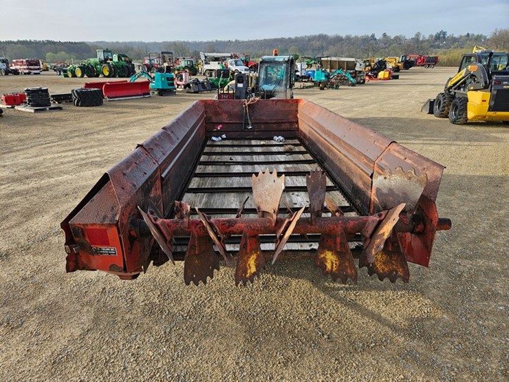 new-holland-519-image-4