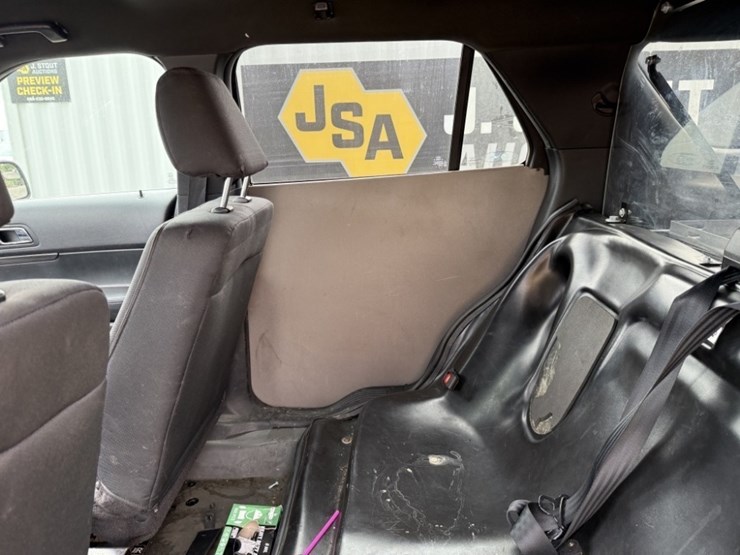 2018-ford-explorer-image-24