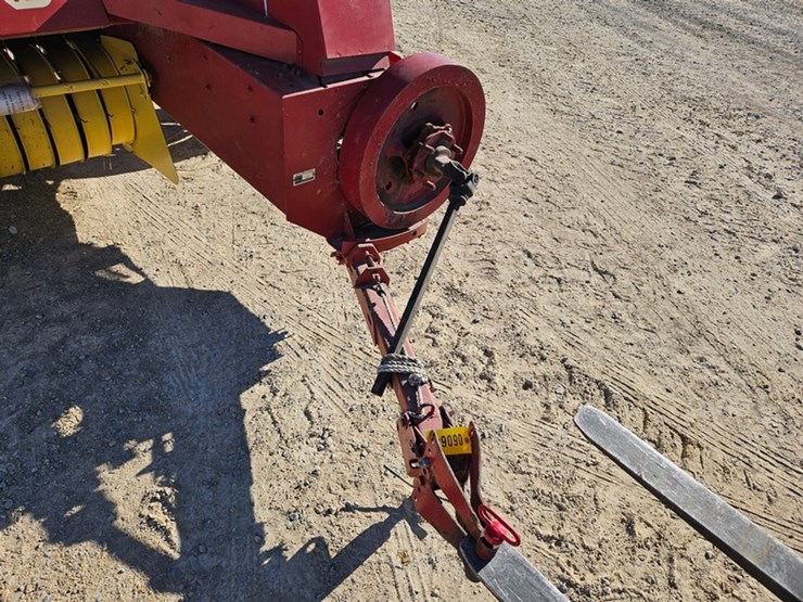 new-holland-268-image-32