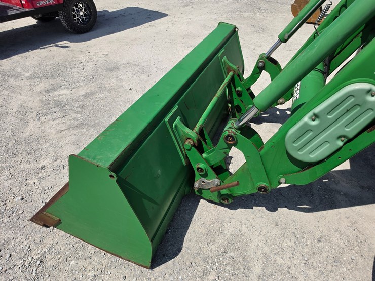2013-john-deere-6125m-image-6