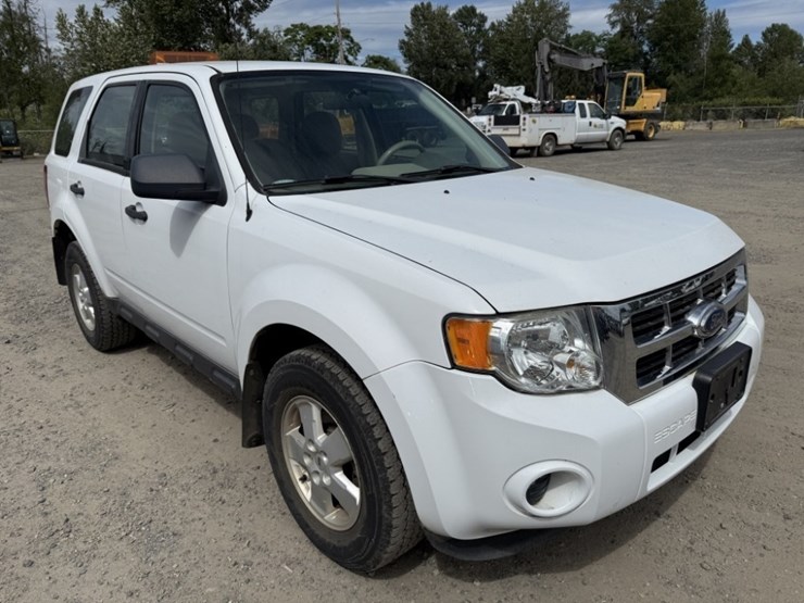 2009-ford-escape-image-2