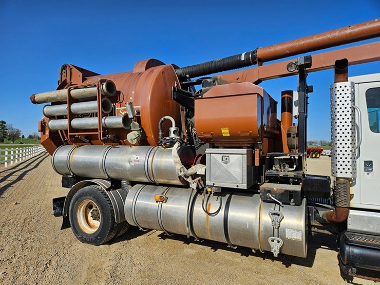 2001-vactor-2100-image-21
