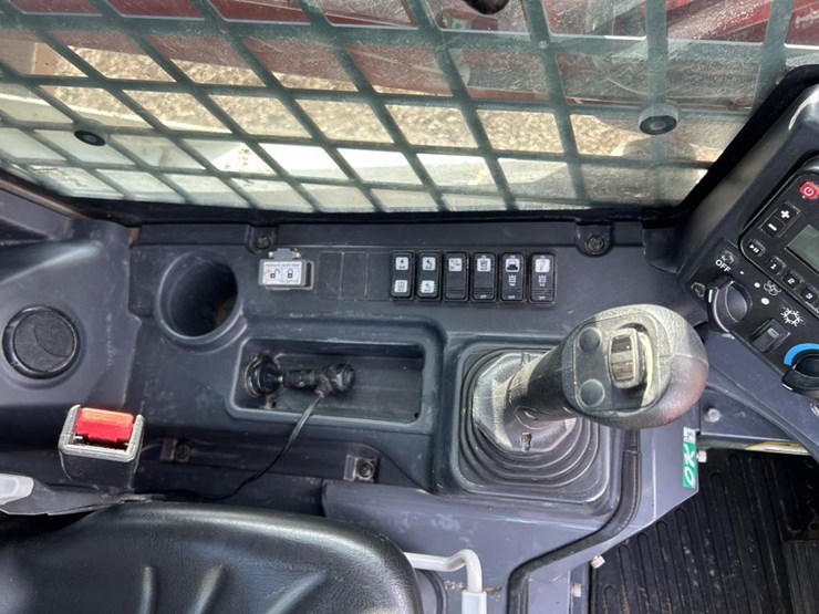 2024-takeuchi-tl10v2-image-19
