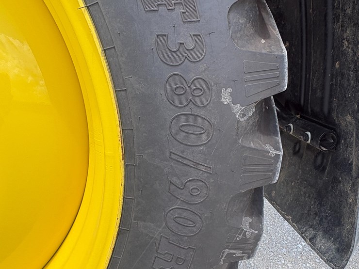 2024-john-deere-412r-image-9