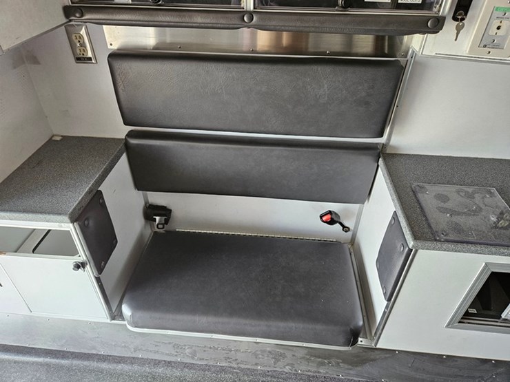 2016-ford-e450-image-33