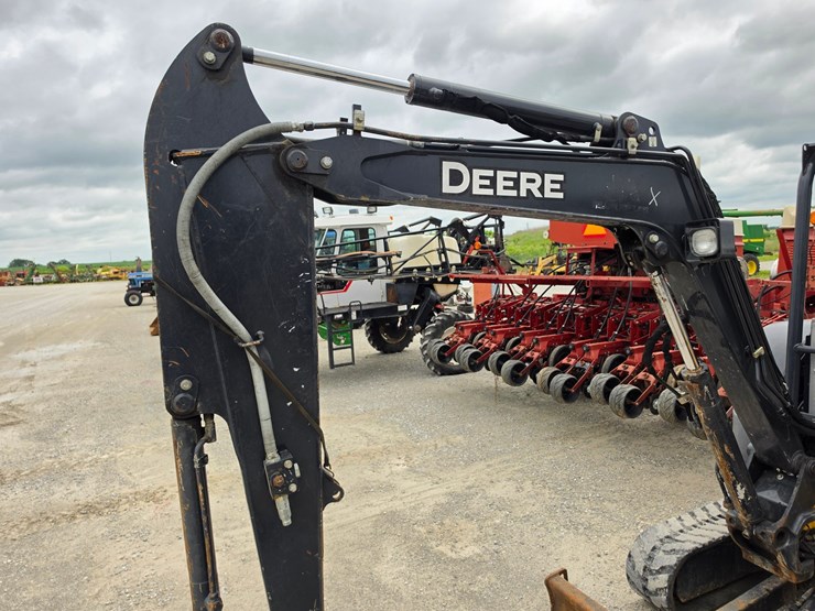 2020-deere-35g-image-3