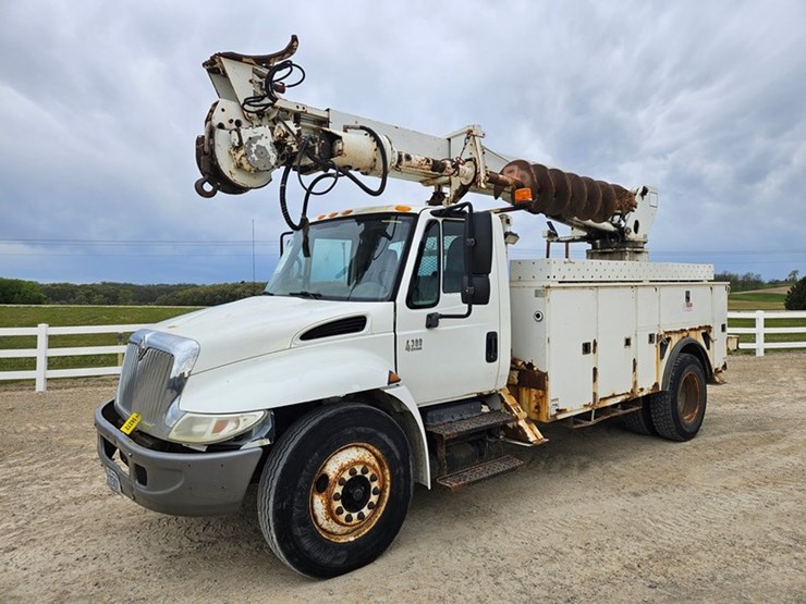 2005-international-durastar-4300-image-1