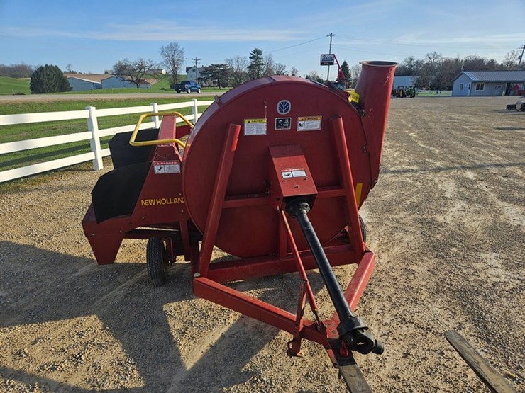 new-holland-f62b-image-8