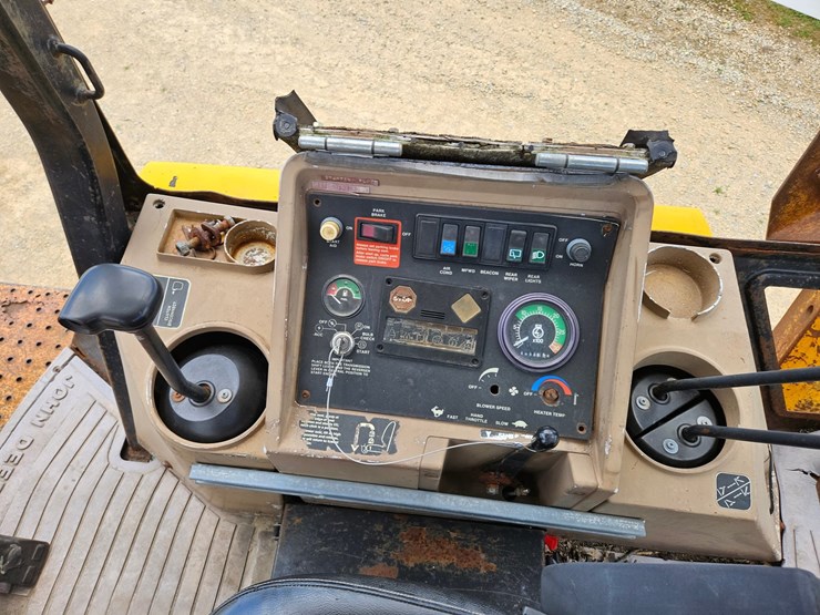deere-410d-image-23