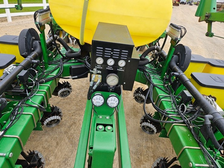 john-deere-7200-image-20