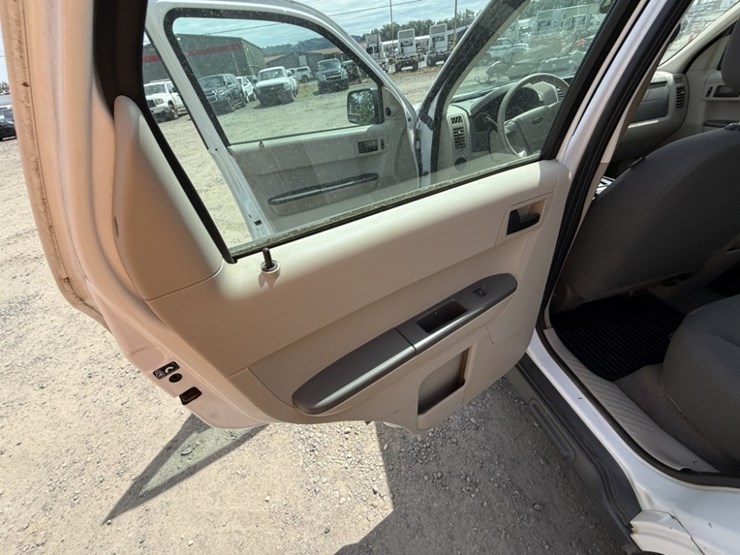 2008-ford-escape-image-21