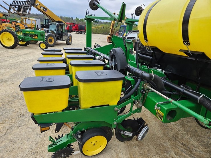 john-deere-7200-image-60