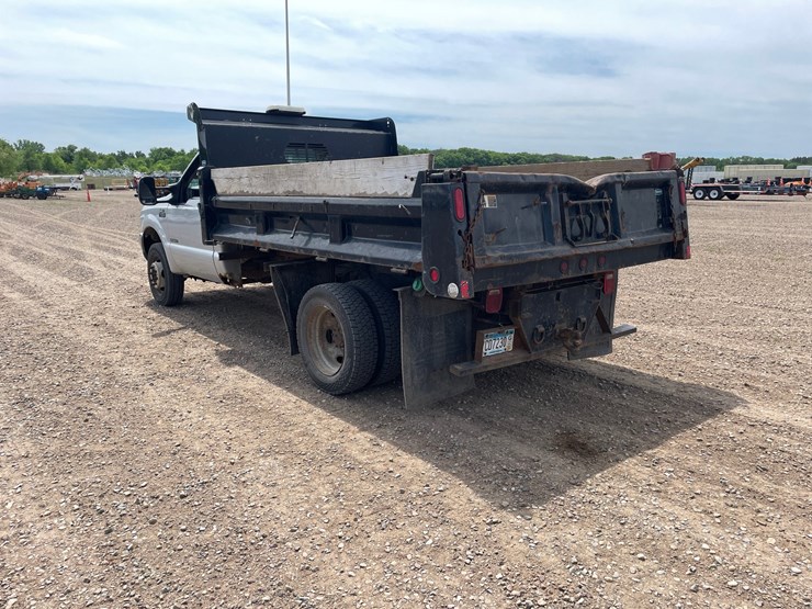 2004-ford-f450-image-3