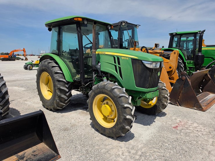 2013-john-deere-5100e-image-1