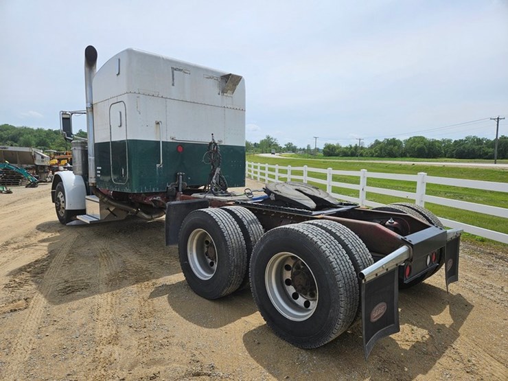 2006-peterbilt-379-image-3