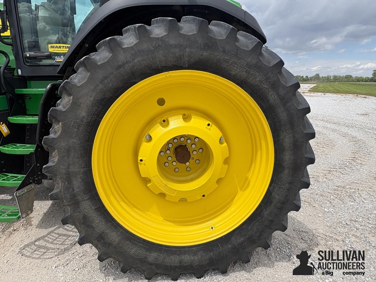 2021-john-deere-8r-340-image-10