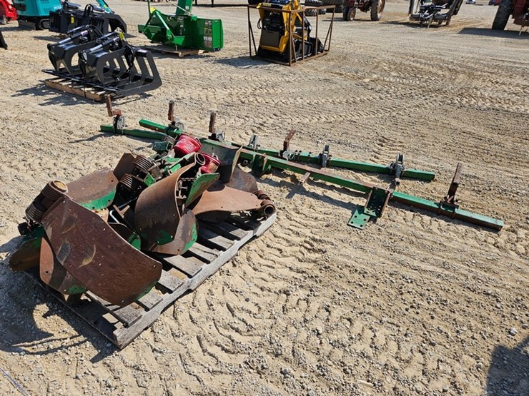 john-deere-12-image-1