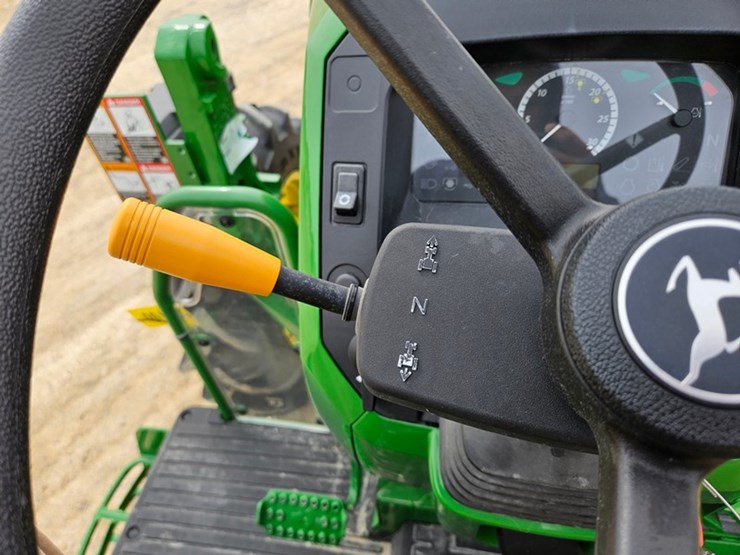 2024-john-deere-5067e-image-31