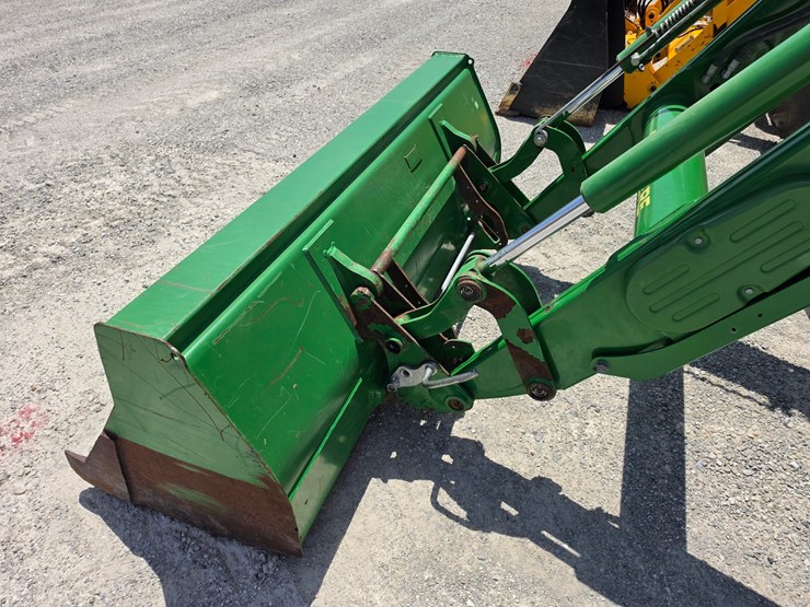 2022-john-deere-5100e-image-6