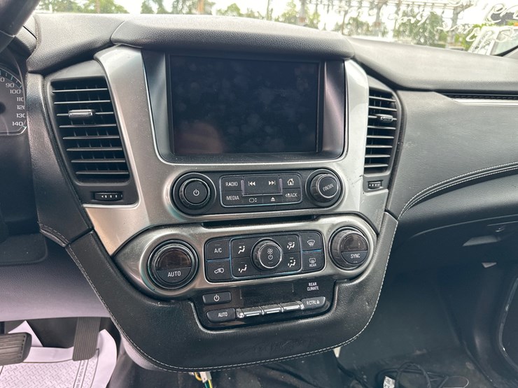 2018-chevrolet-tahoe-image-28