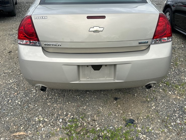 #37-•-2012-chevy-impala-image-5