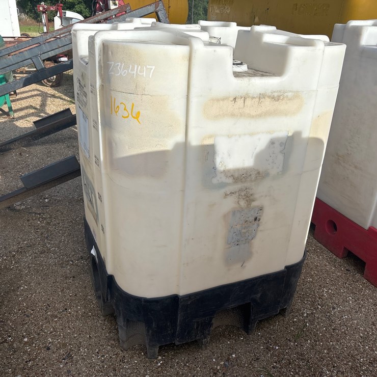 #1636 • 330 GALLON PLASTIC STORAGE OIL TANK