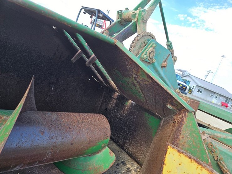 john-deere-24t-image-52