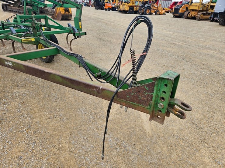 john-deere-16-image-10
