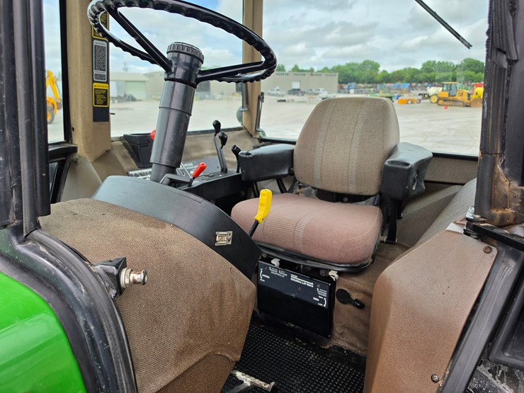 1990-john-deere-4055-image-13