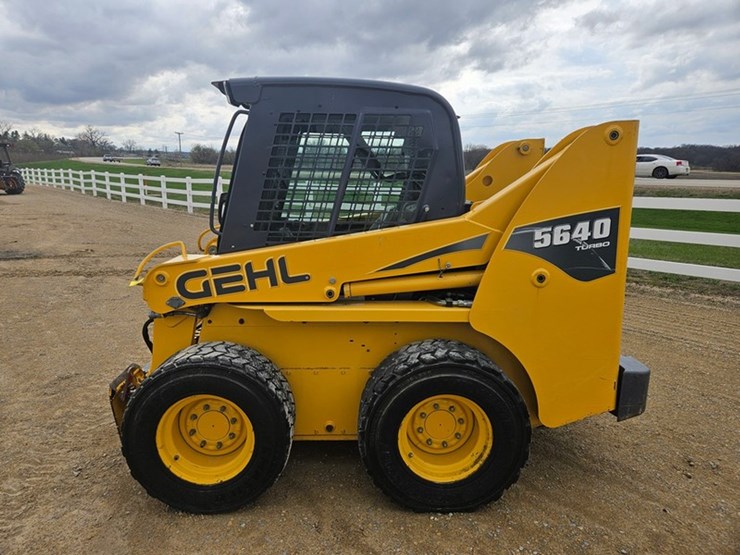 gehl-5640-image-2