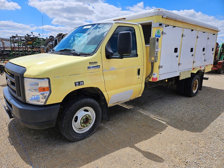 2018-ford-e450-image-1