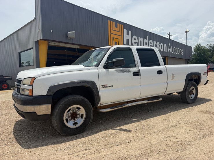 2006-chevrolet-silverado-2500-image-1