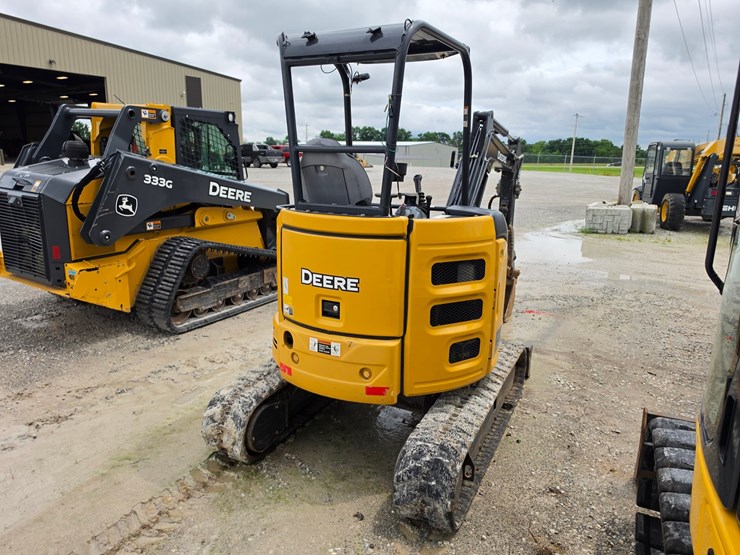 2018-deere-26g-image-17