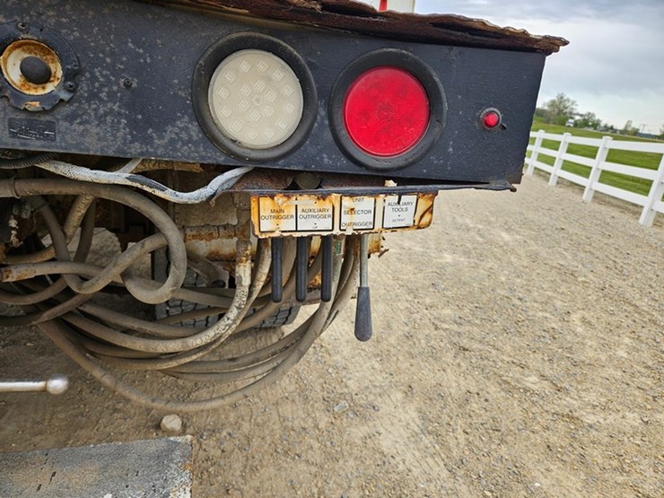 2005-international-durastar-4300-image-40