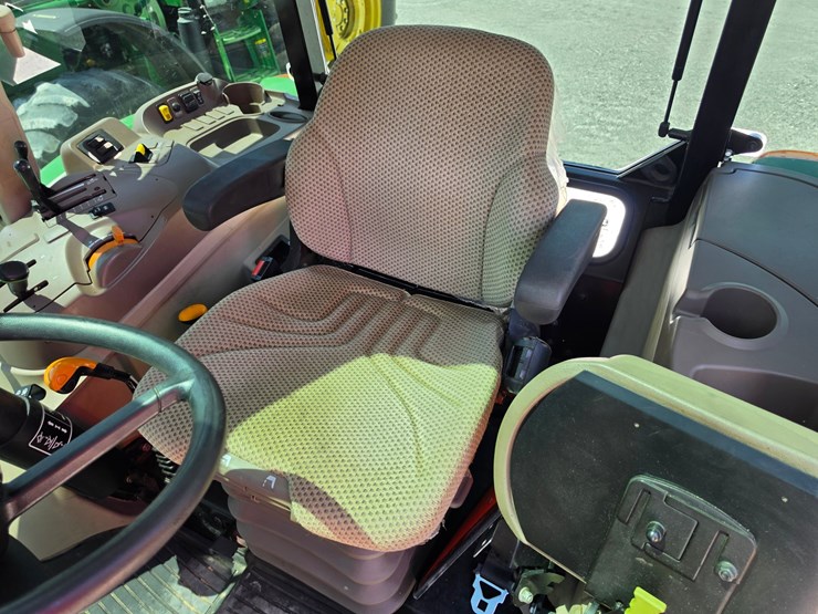 2023-john-deere-5067e-image-14