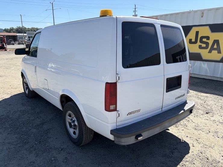 2005-chevrolet-astro-image-6