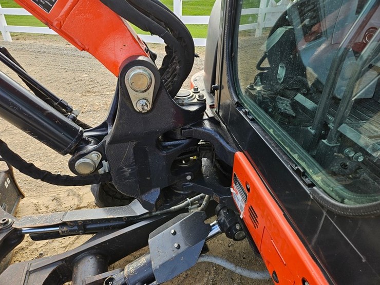 2020-kubota-u55-image-51