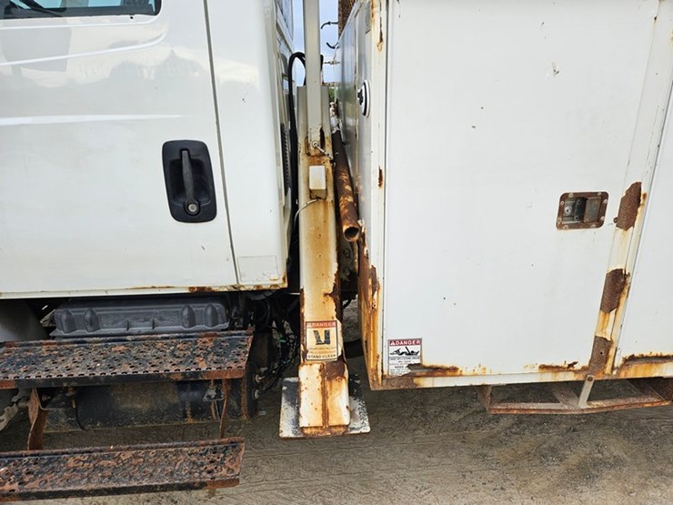 2005-international-durastar-4300-image-36