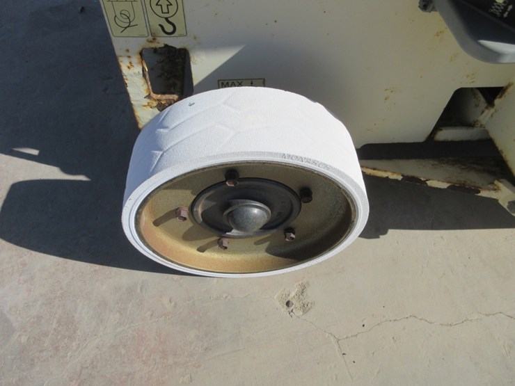 2016-jlg-2646es-image-8