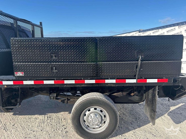 2012-utility-flatbed-image-16