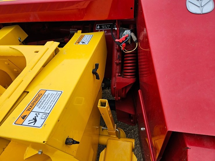 new-holland-fp240-image-37